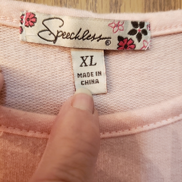 Cute light pink, long sleeve blouse with flawless on front. Excellent condition. - Picture 3 of 5